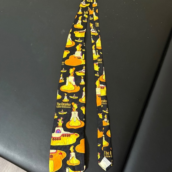 RARE Vintage Beatles Yellow Submarine Tie - Picture 1 of 4